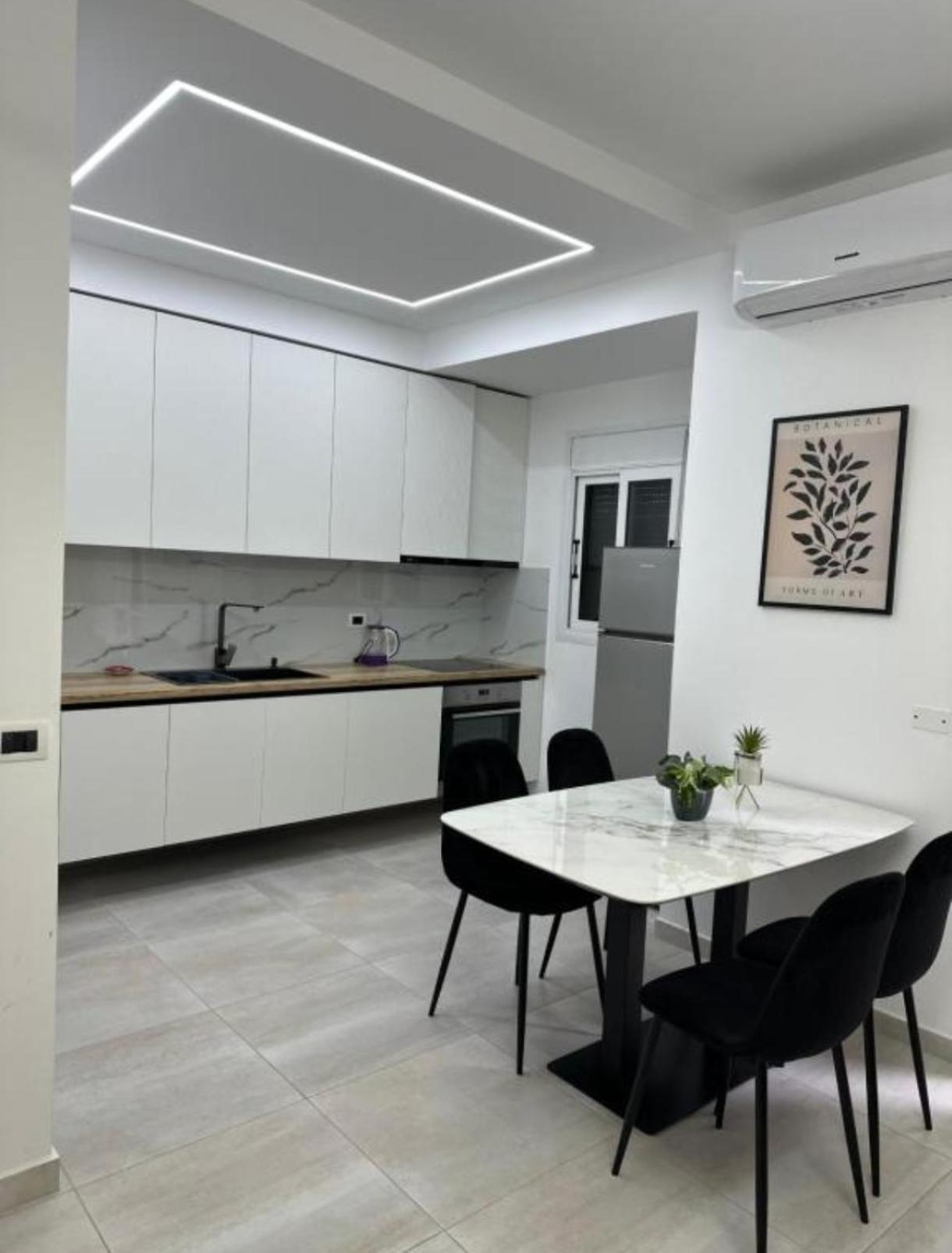 Duplex Lungomare Suites Vlorë Eksteriør billede